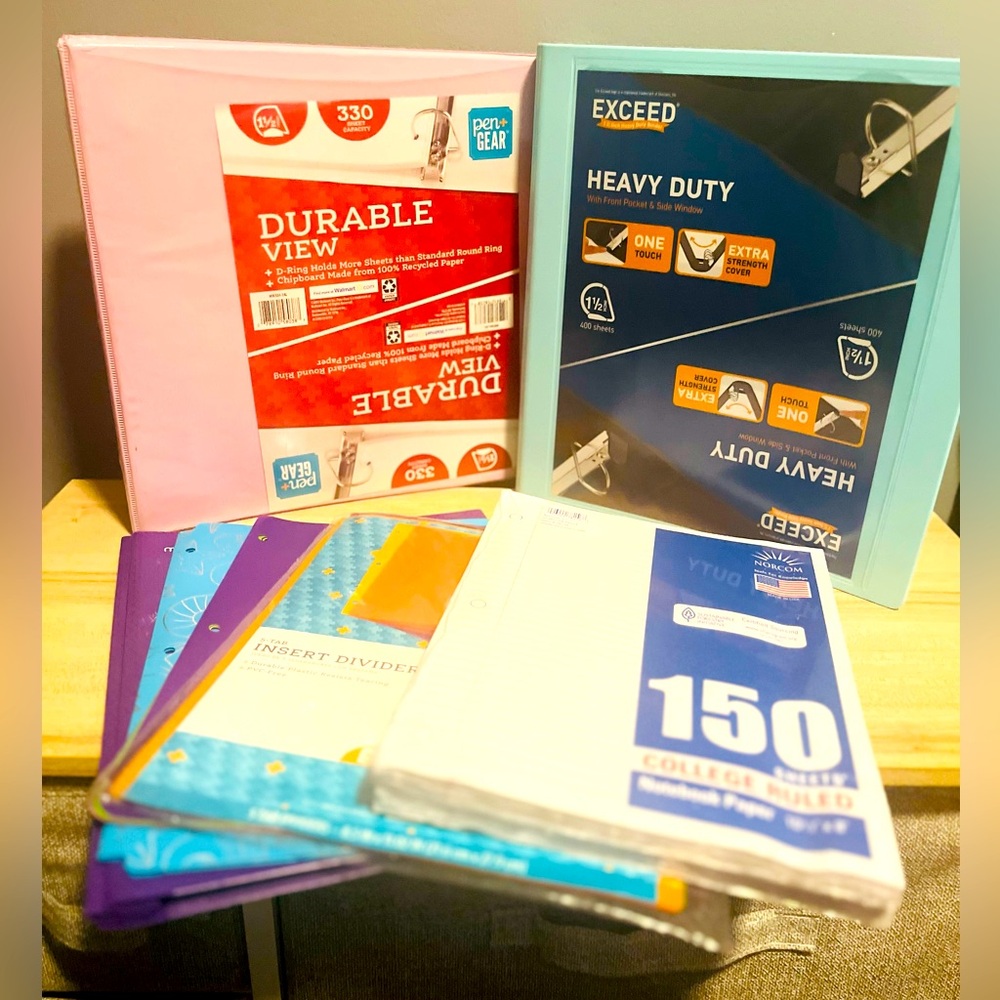 New. 2 binders, 2 folders, 5 notebook paper and 2 insert dividers